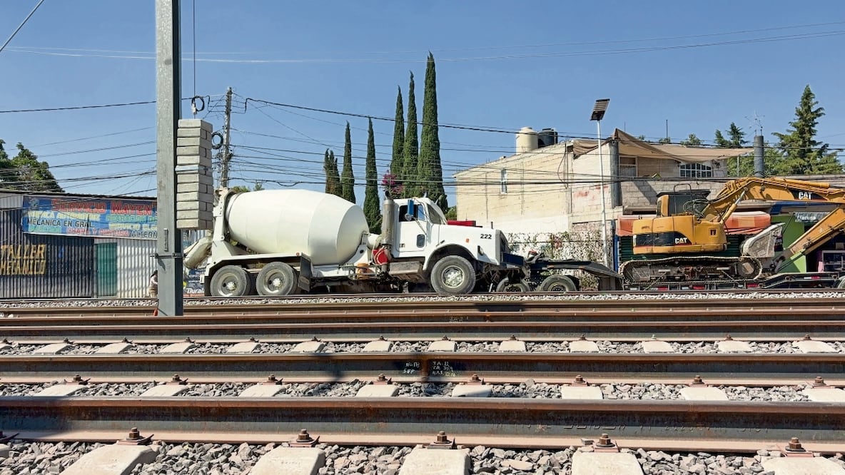 Naves industriales quitan espacio a vehículos, dicen vecinos. Foto: de ARTURO CONTRERAS. EL UNIVERSAL