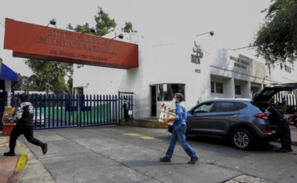 Mexicans give thank-you meal kits to healthcare workers fighting COVID-19