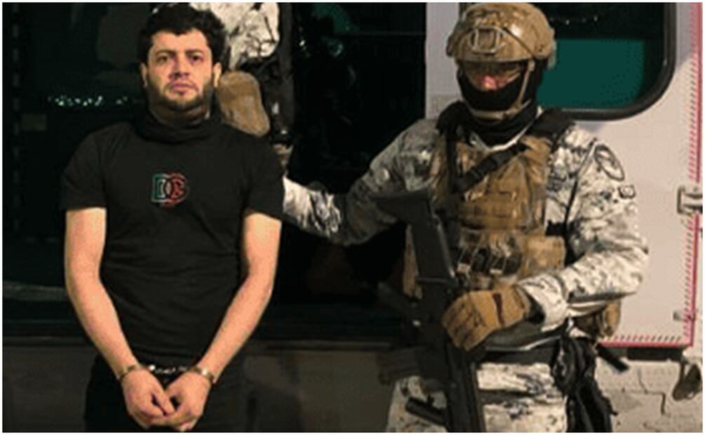 México extraditó a Néstor Isidro Pérez Salas, "El Nini", a Estados Unidos, presunto jefe de seguridad de Los Chapitos. Foto: Tomada de X, antes Twitter.