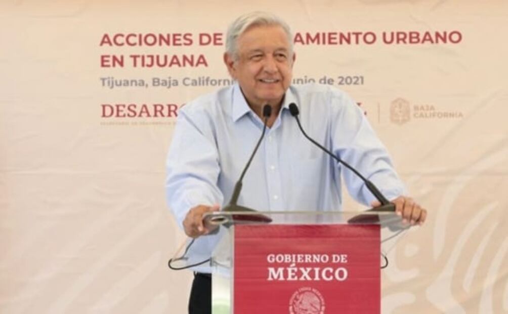 AMLO anuncia regularización de “autos chocolate” a bajo costo 