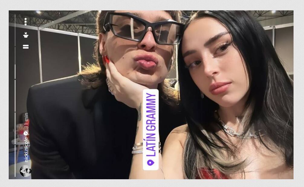 Peso Pluma y Nicki Nicole aparecen juntos en la alfombra roja de los Latin Grammy, la cantante compartió esta foto en su cuenta de Instagram.