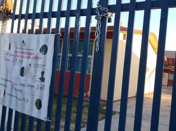 Olvidan retirar candados y cadenas en escuelas sede de casillas en Reynosa
