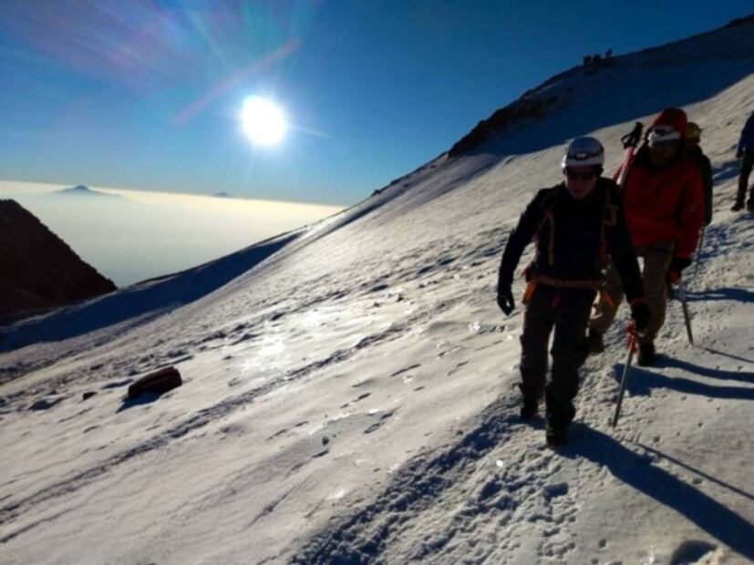 Admira el amanecer en el Izta en una expedición para novatos