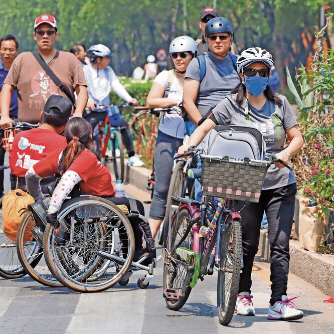 Autoridades locales explicaron que los incendios registrados en la ciudad emitieron partículas que no han podido dispersarse del ambiente, lo que puede generar daños a la salud. BERENICE FREGOSO. EL UNIVERSAL