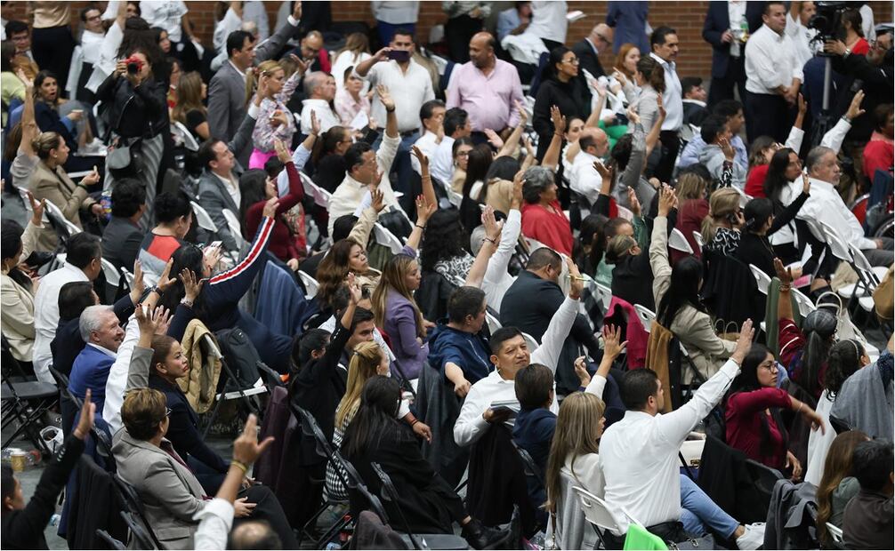 Continúa la discusión Diputados de la reforma judicial en el deportivo Magdalena Mixuhca. Foto: Diego Simón/EL UNIVERSAL
