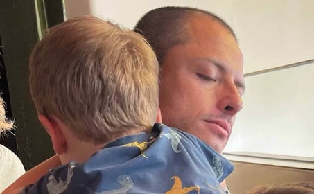 Javier “Chicharito” Hernández comparte nuevas fotos de sus hijos con Sarah Kohan